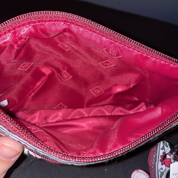 Vera Bradley Tech Accessories Gift Set in Bordeaux Blooms #23818-L93 NWT - Picture 4 of 4